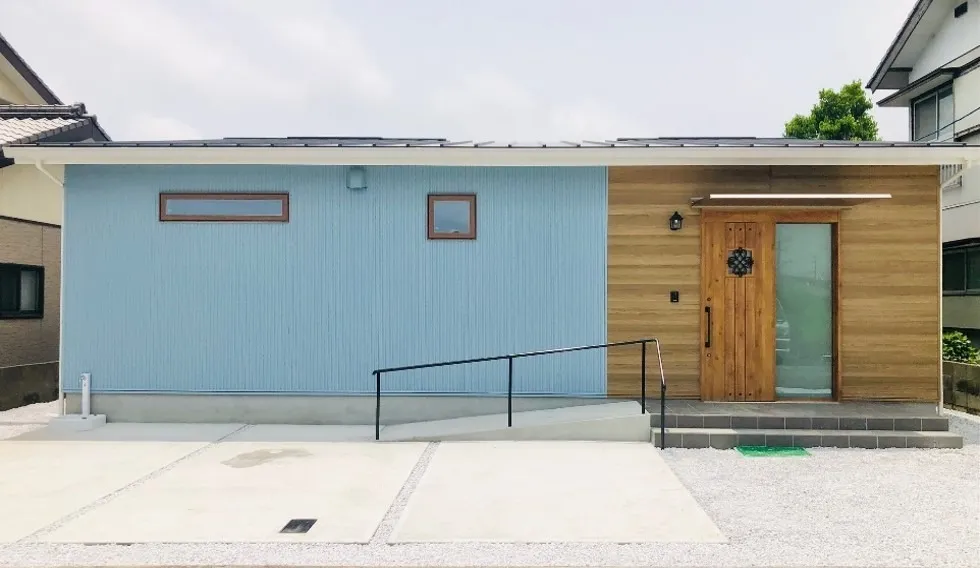 ガルバ外壁のオシャレな平家!